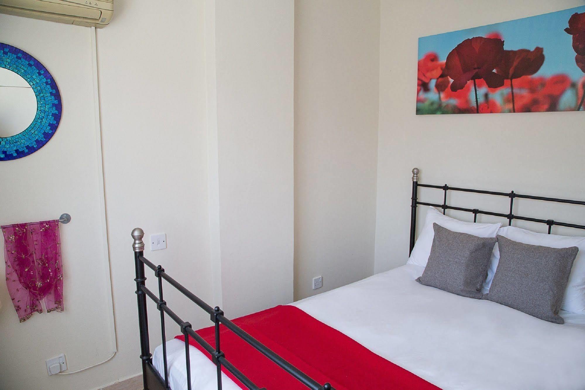 Paphos Love Nest Apartment Exterior foto